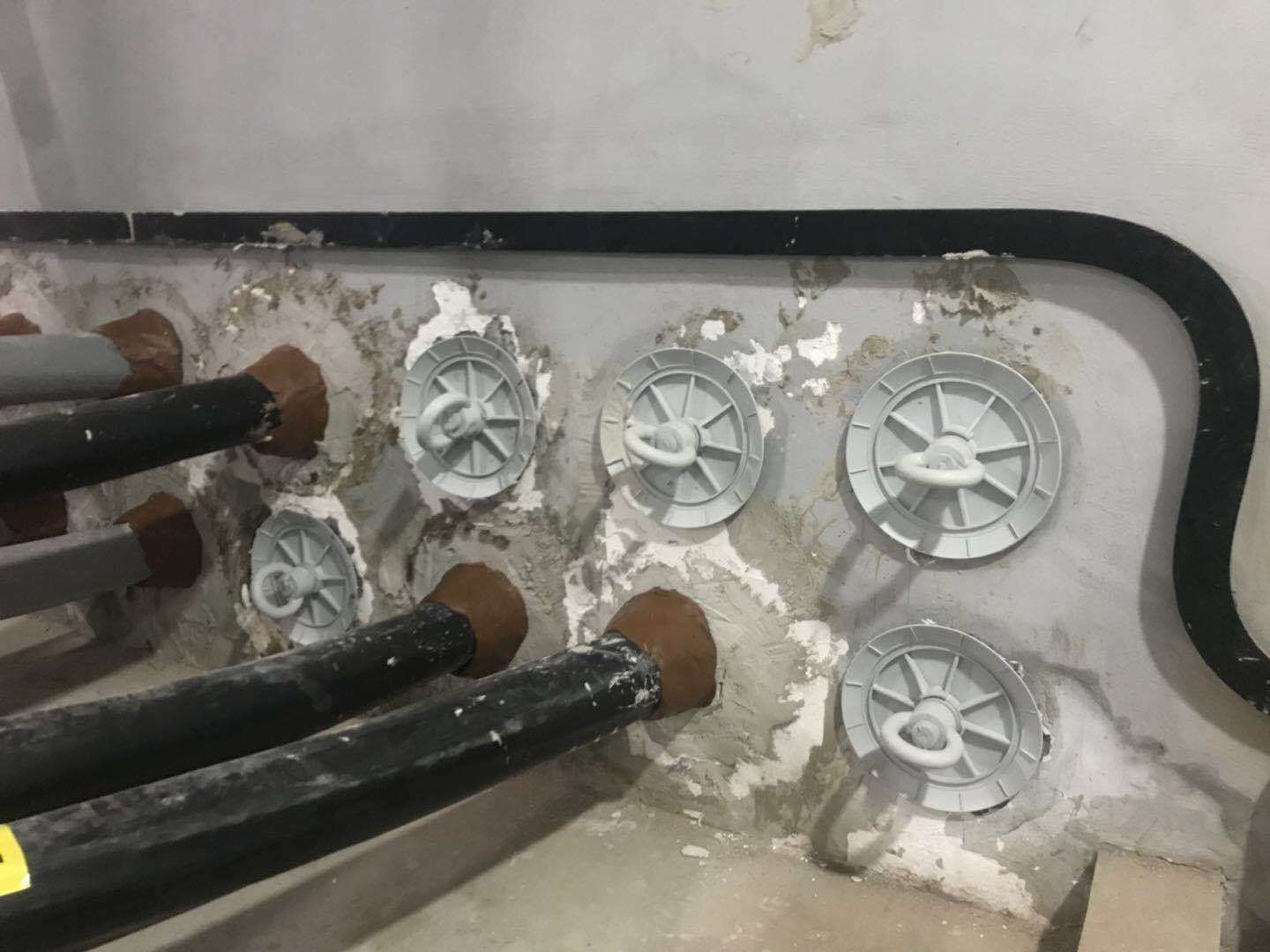 自胀式管孔封堵